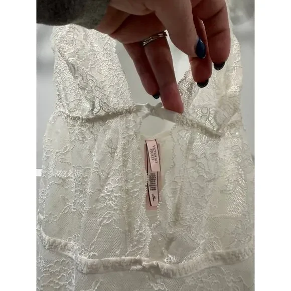 Victorias Secret White Lingerie Lace Garter Slip Bridal NWT M